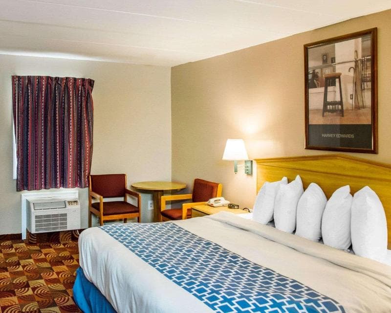 Econo Lodge Franklin 2