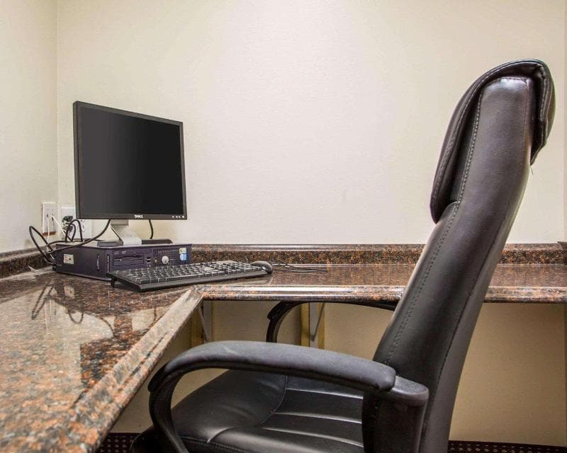 Quality Inn And Suites South Columbus photo 1