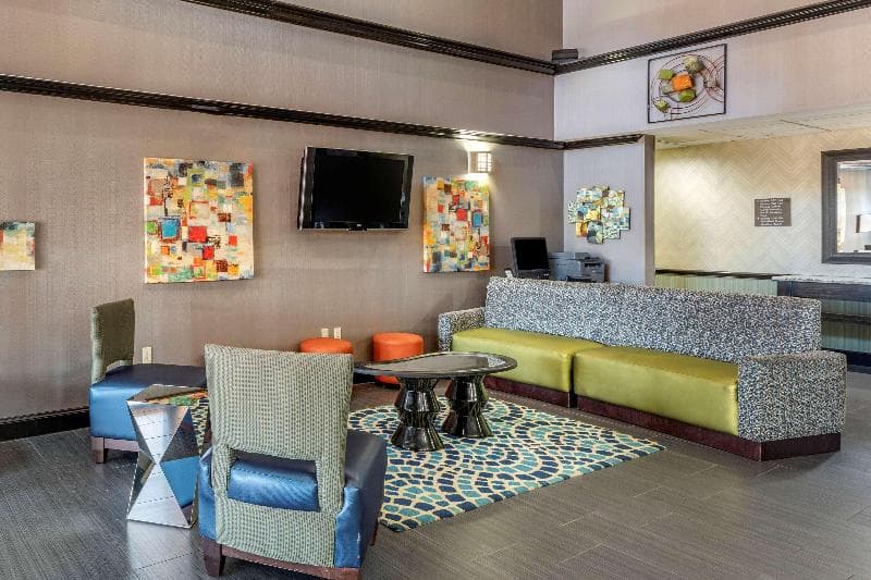 Comfort Inn And Suites Pauls Valley - City Lake 4