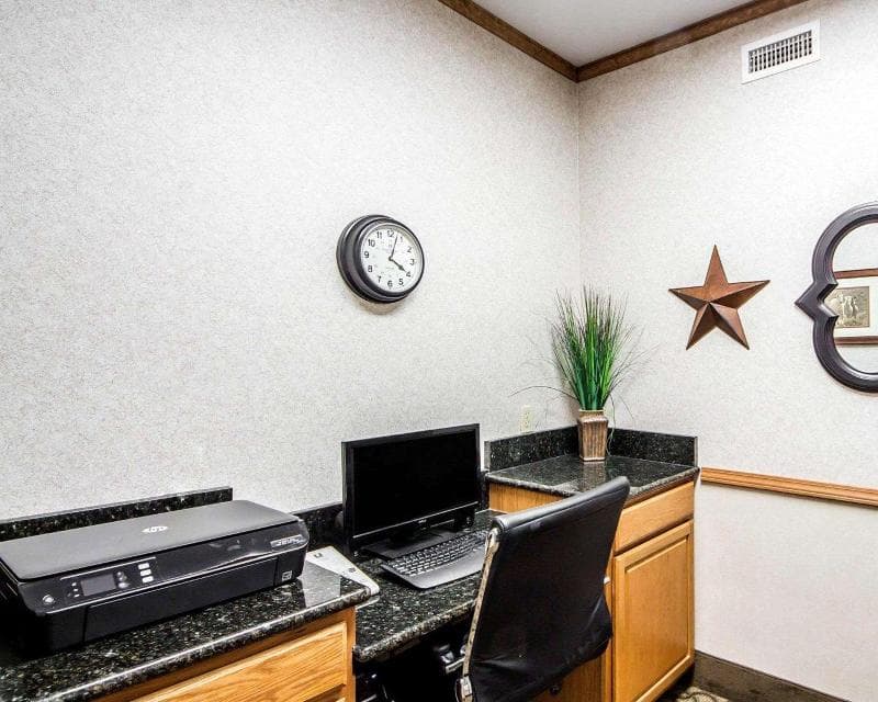 Comfort Inn & Suites Ponca City Near Marland Mansi photo 1