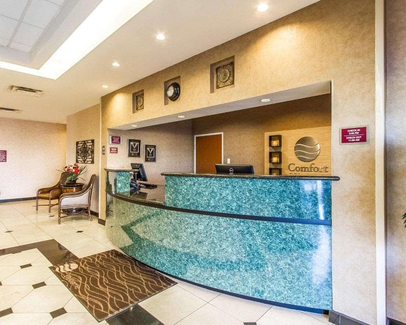 Comfort Inn & Suites Shawnee North Near I-40 5