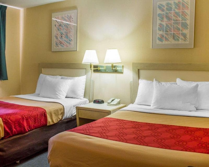 Econo Lodge Drums main