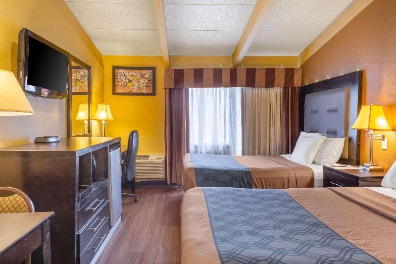 Econo Lodge 2