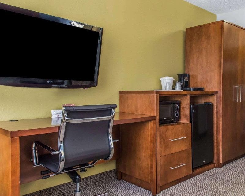 Comfort Inn Belle Vernon 4