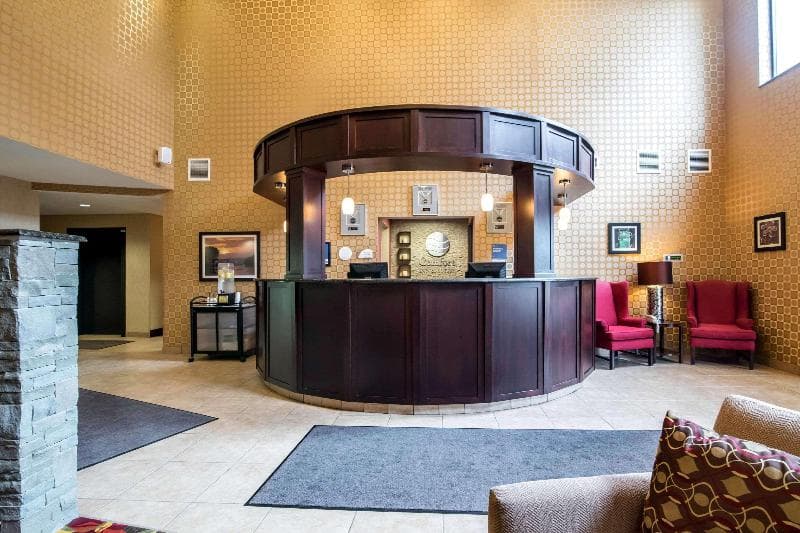 Comfort Inn & Suites 5