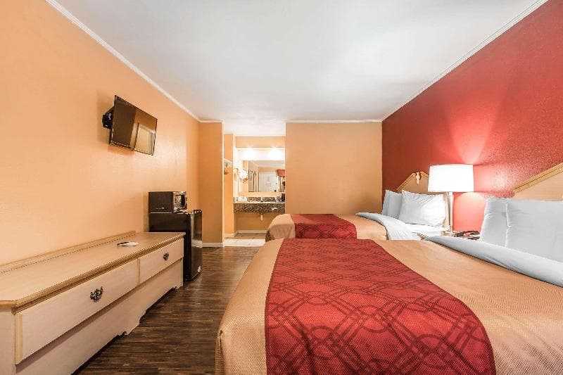 Econo Lodge Cornersville photo 1