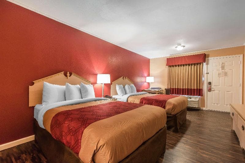 Econo Lodge Cornersville 3