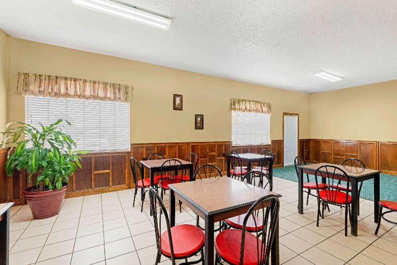 Econo Lodge Lufkin Area 4