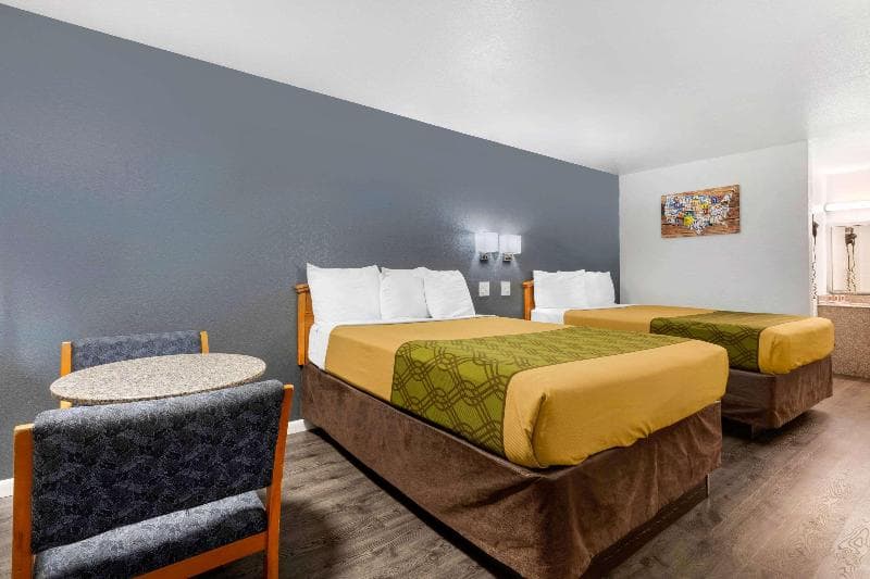Econo Lodge Lufkin Area photo 1