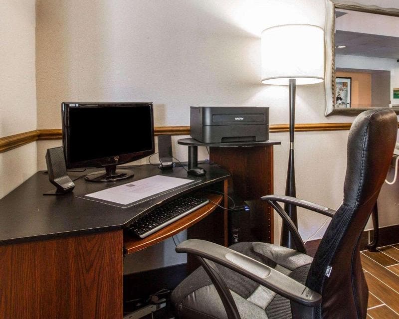 Quality Inn And Suites Stoughton- Madison South photo 1
