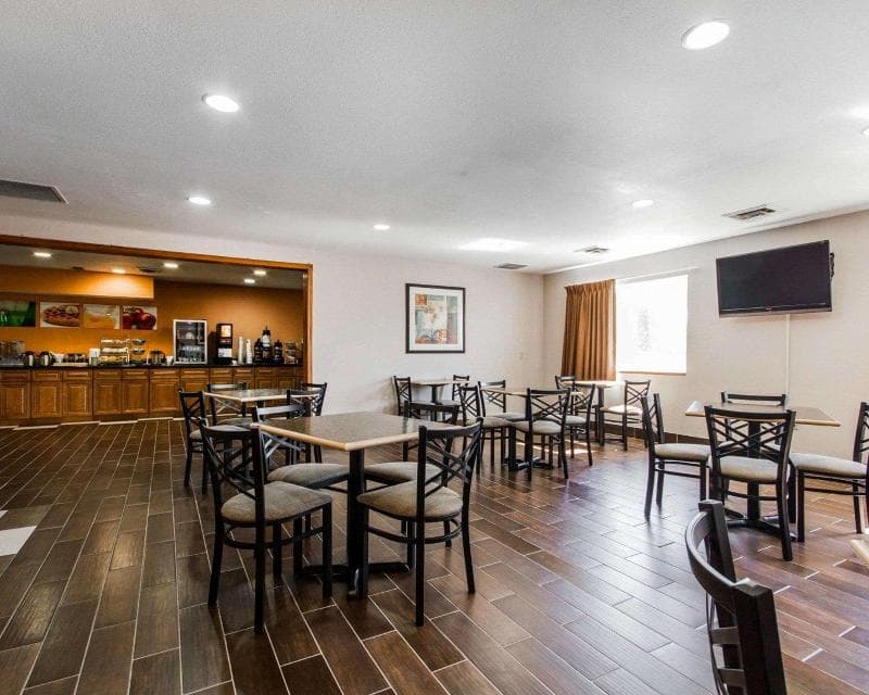 Quality Inn And Suites Stoughton- Madison South 2