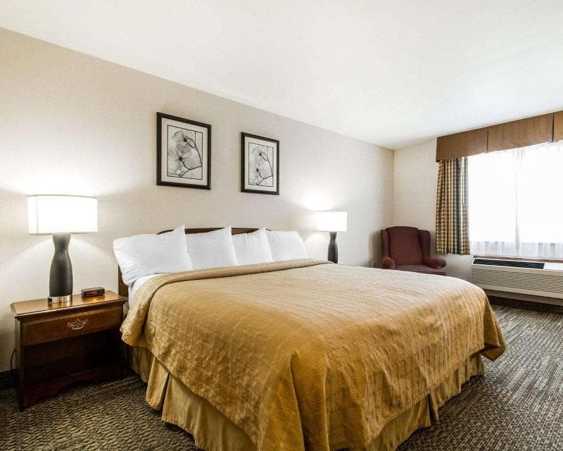 Quality Inn And Suites Stoughton- Madison South 3