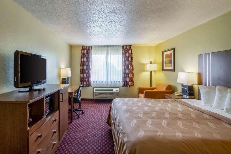 Quality Inn Mineral Point 3