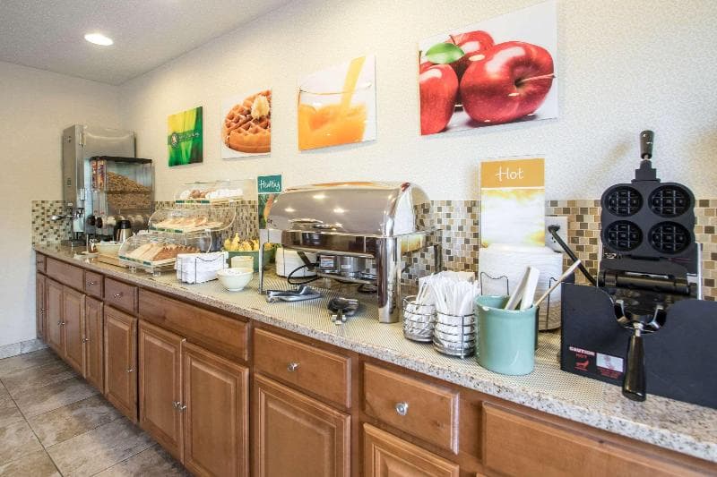 Quality Inn & Suites Sun Prairie Madison East 3