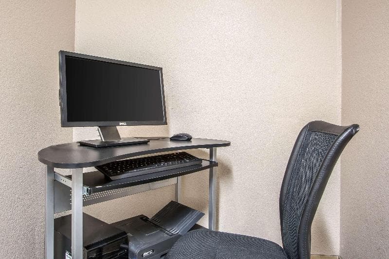 Quality Inn & Suites photo 1