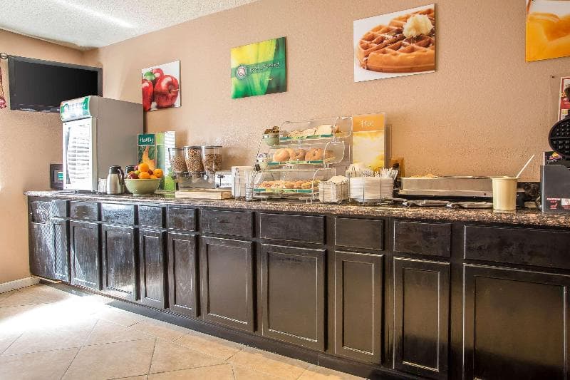 Quality Inn & Suites 2