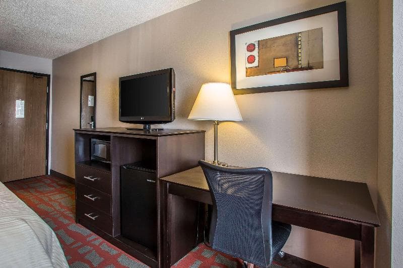 Quality Inn & Suites 3