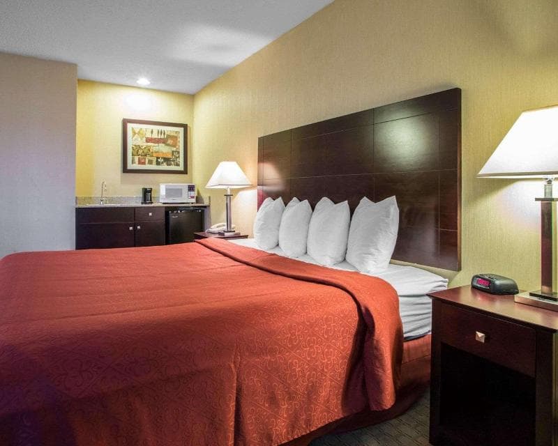 AmericInn by Wyndham Marshfield photo 1