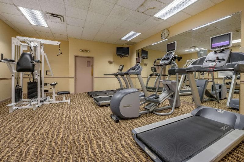 Econo Lodge Inn And Suites Triadelphia - Wheeling 2