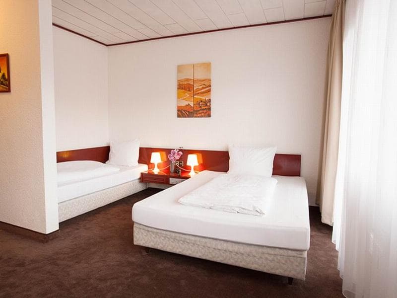 Centro Hotel Senator 5