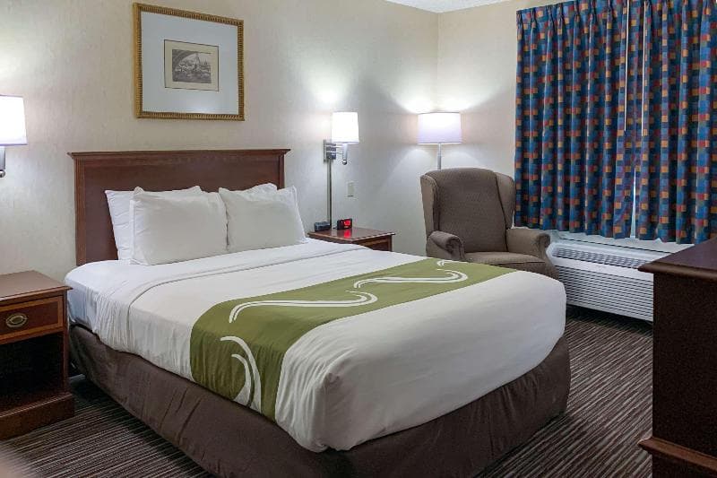 Quality Inn Near Toms River Corporate Park 4
