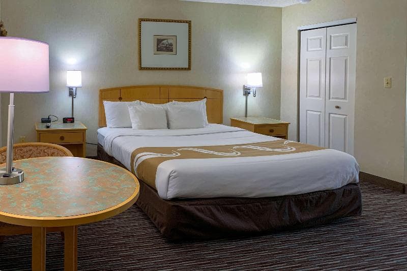 Quality Inn Near Toms River Corporate Park 5