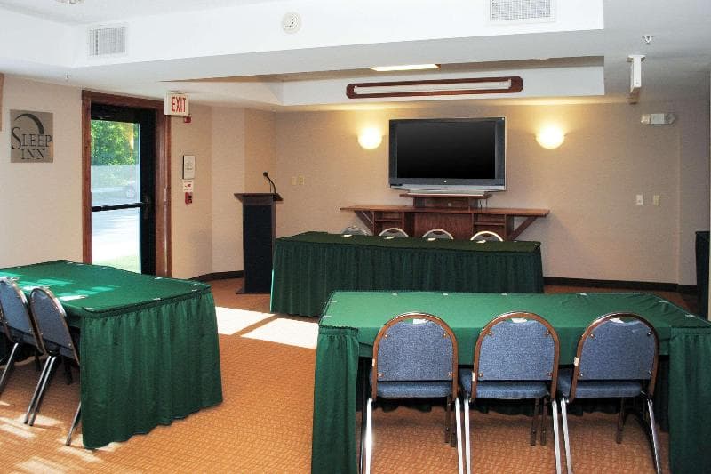 Sleep Inn & Suites Queensbury - Glen Falls photo 1