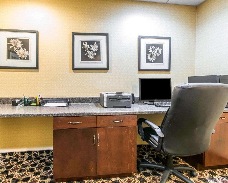 Comfort Suites South Point - Huntington photo 1