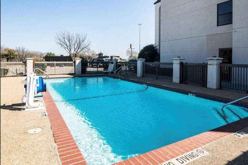 Days Inn By Wyndham Fort Worth North / Fossil Creek 5