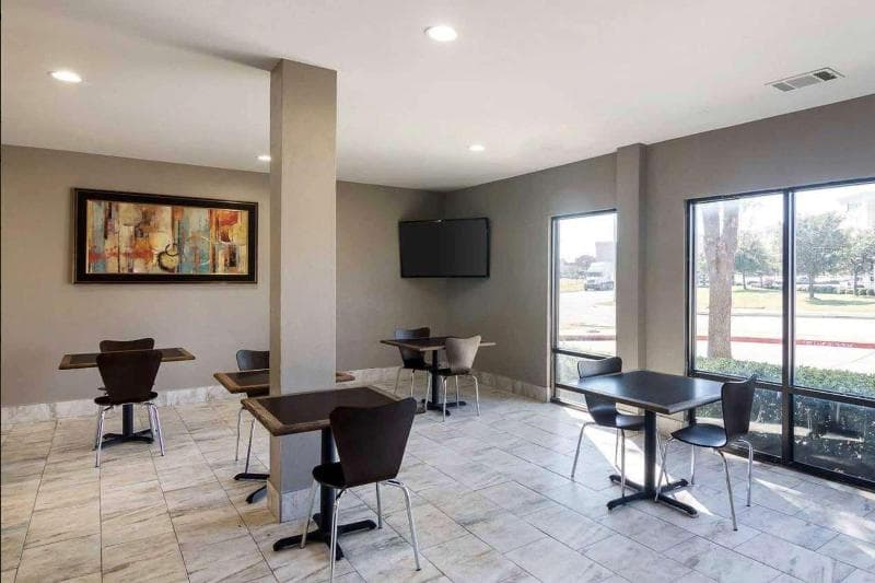 Days Inn By Wyndham Fort Worth North / Fossil Creek photo 1