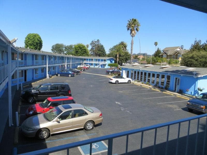 Surf City Inn & Suites photo 1