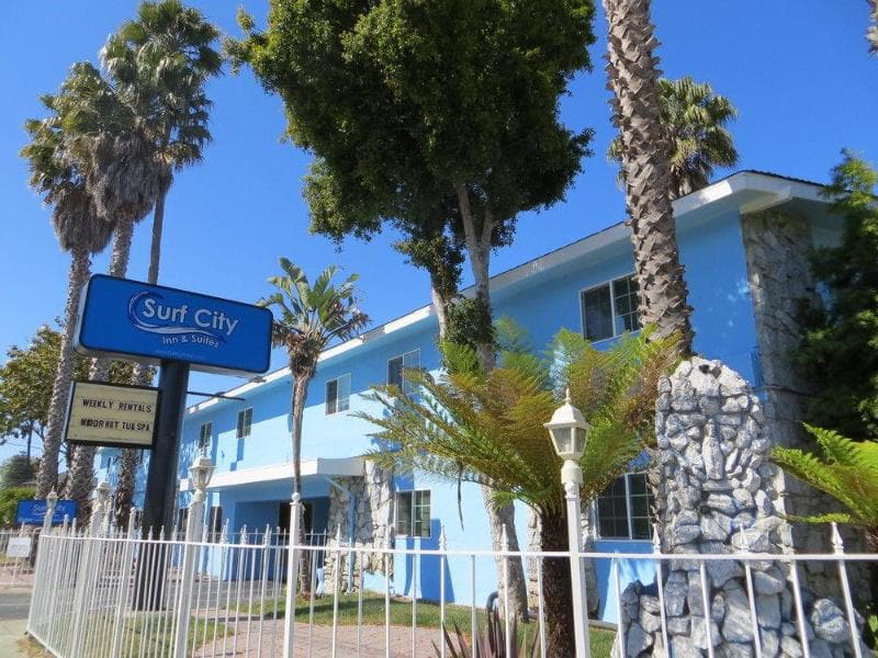 Surf City Inn & Suites 5