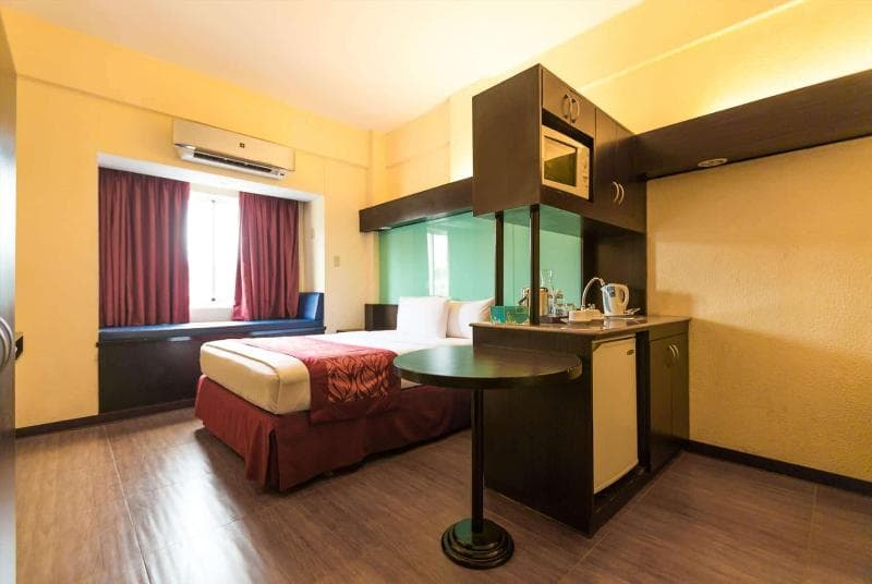Microtel By Wyndham Batangas 4