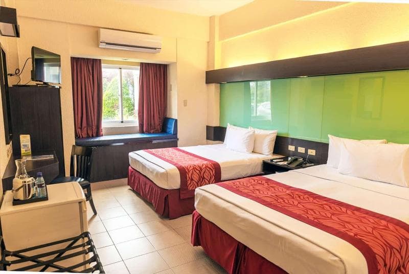 Microtel By Wyndham Batangas 3