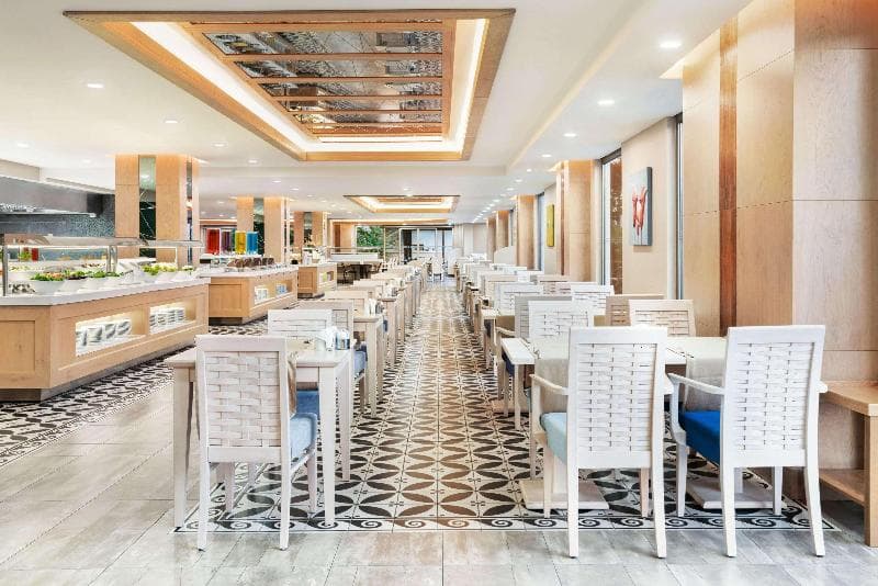 Ramada Hotel & Suites By Wyndham Kusadasi 4