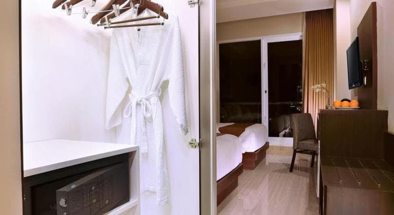 Aston Imperial Bekasi Hotel & Conference Center 5