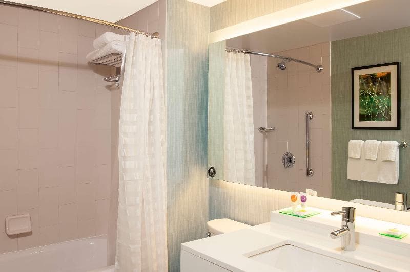 Hyatt Place Champaign/Urbana 4
