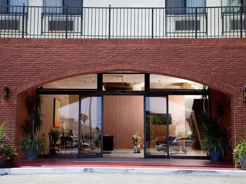 Redac Gateway Hotel 4