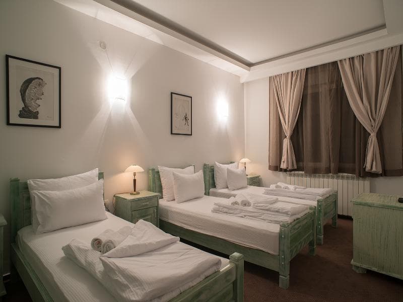 Hotel Trim 4