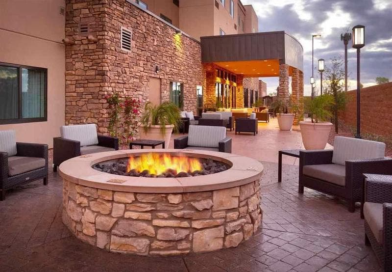 Courtyard Phoenix Mesa Gateway Airport 3