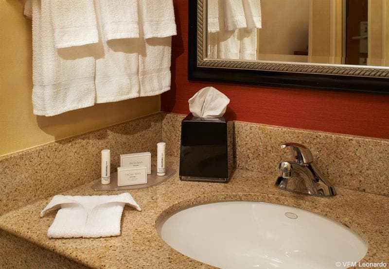 Courtyard By Marriott Des Moines West Clive photo 1