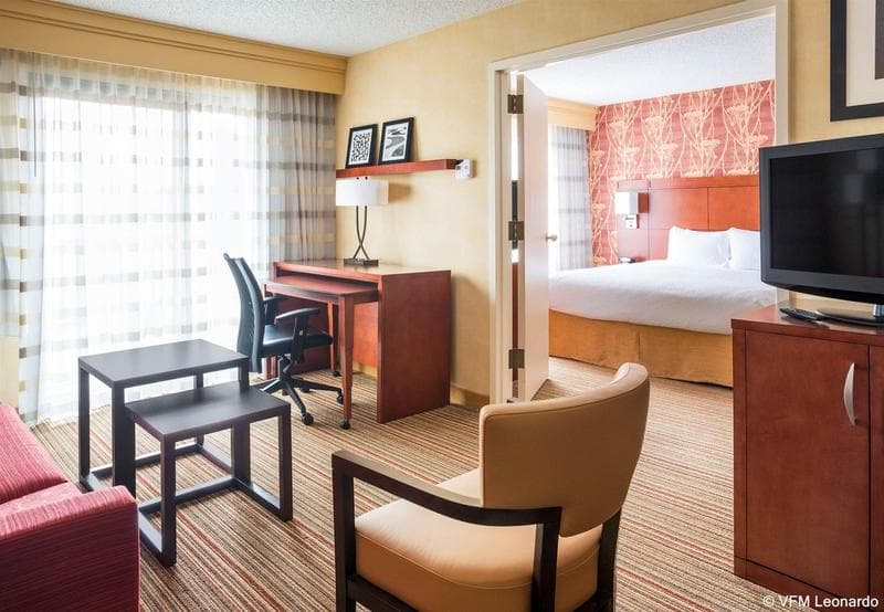 Courtyard By Marriott Des Moines West Clive 2