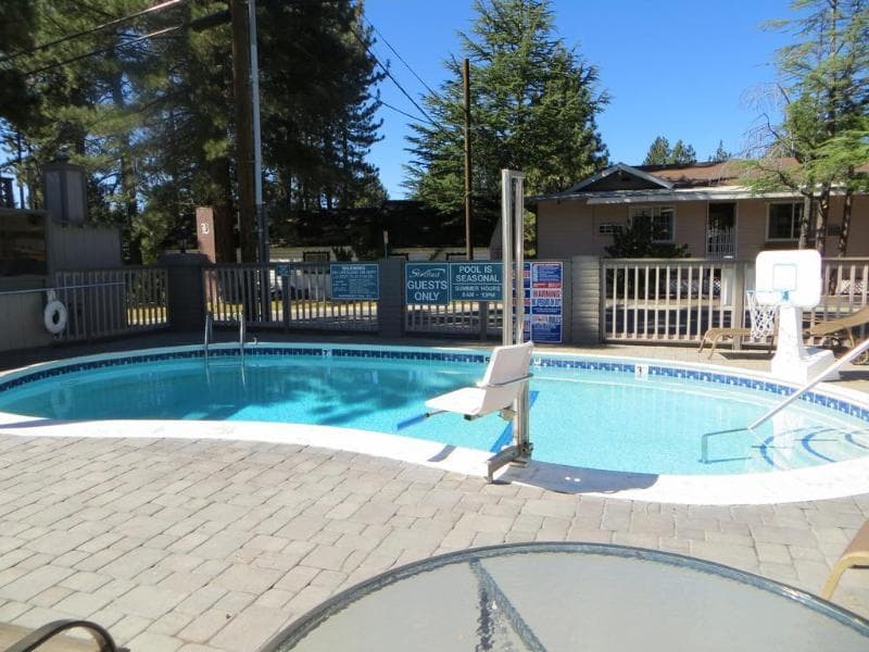Stardust Lodge photo 1