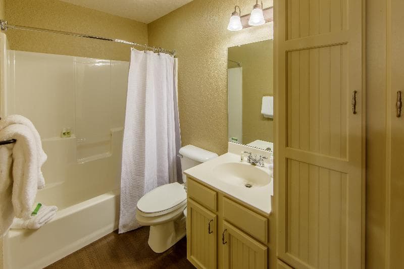 Holiday Inn Club Vacations Oak n Spruce Resort Berkshires 4