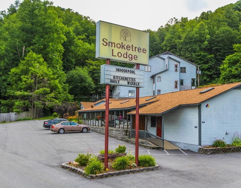 Smoketree Lodge main