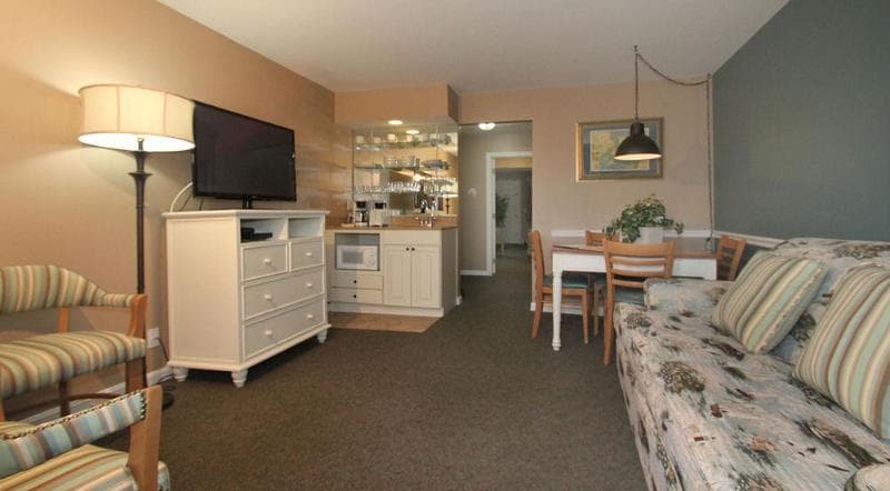 Pier 7 Condominiums 2