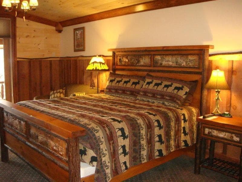 The Lodges At Cresthaven 4