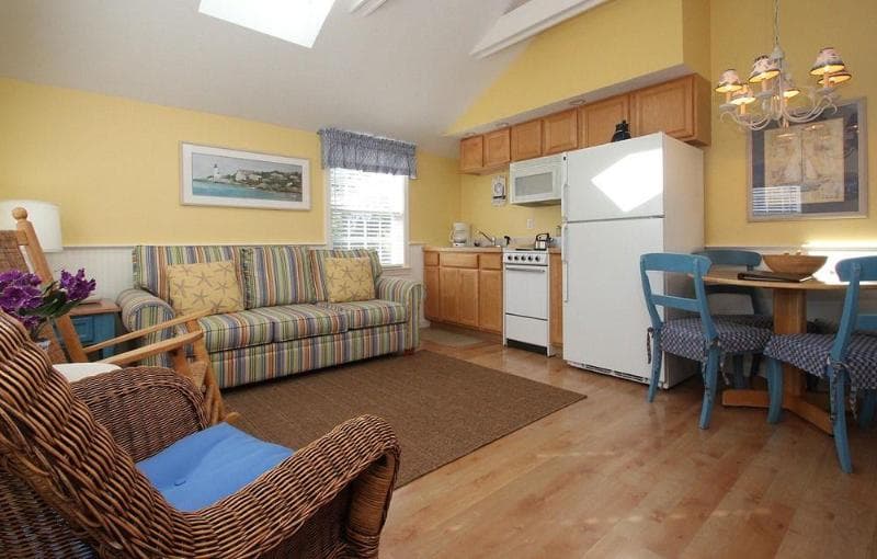 Colonial Acres Resort main