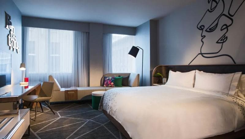 Renaissance Montreal Downtown Hotel 1