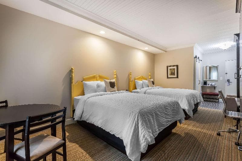 Aurora Inn Hotel & Event Center, Ascend Collection 5